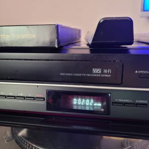 Toshiba DVR620KU DVD/Video Cassette Recorder Player W/ Remote VHS VCR
