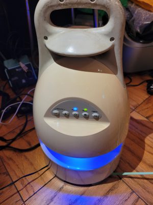 Brookstone Portable Indoor Outdoor Speaker 150' Range Speaker
