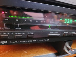 Onkyo Integra Quartz T-9060 Synthesized Stereo FM Tuner Made Japan